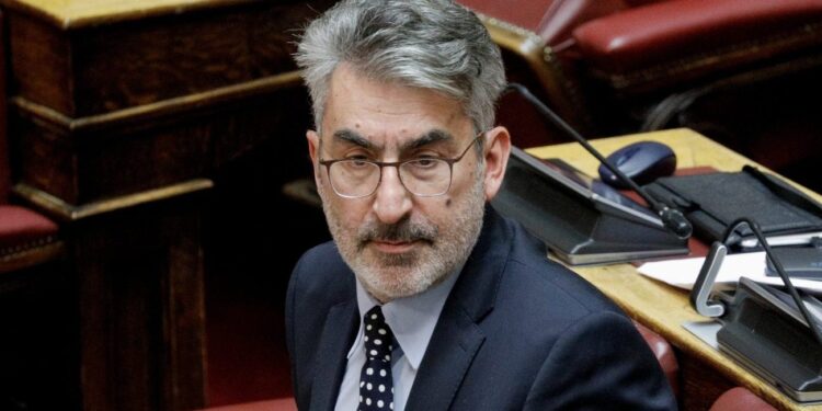 Ο Θοδωρής Ρουσόπουλος βουλευτής Ν.Δ στον Επικοινωνία 94fm