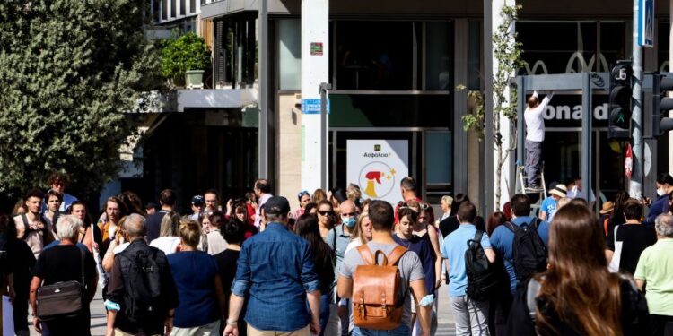 ΕΛΣΤΑΤ: Υποχώρησε στο 3% ο πληθωρισμός τον Απρίλιο – Στα ύψη τρόφιμα και μεταφορές