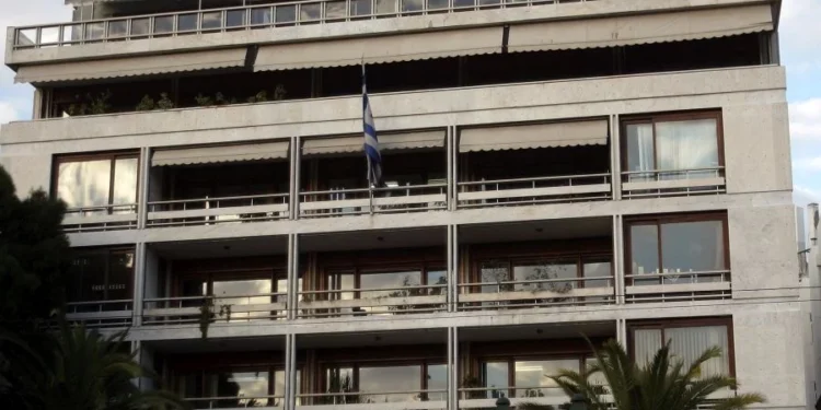 Τέλος οι προσλήψεις στην προεκλογική περίοδο