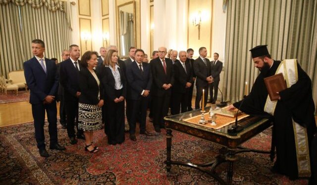 Ορκίστηκε η υπηρεσιακή κυβέρνηση – Συνεδριάζει το υπουργικό συμβούλιο