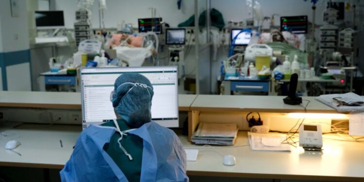 Καλπάζει ο «Αρκτούρος»- 52 θάνατοι από κοροναϊό την τελευταία εβδομάδα