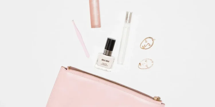 Budget friendly: Αυτά τα beauty προϊόντα κάτω από 10€ αξίζουν μία θέση στο νεσεσέρ σου