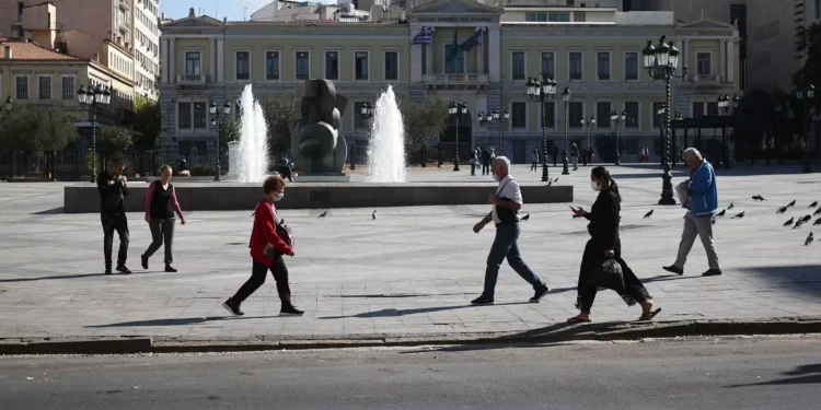 Κορονοϊός: 52 θάνατοι και 61 διασωληνωμένοι την τελευταία εβδομάδα – Μειώθηκαν τα κρούσματα γρίπης