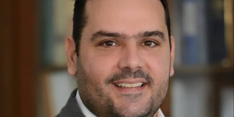 Ο Γιώργος Βρεττάκος βουλευτής Ν.Δ, στον Επικοινωνία 94fm