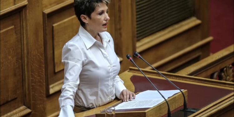 Ο Μπάμπης Παπαδημητρίου υπ. βουλευτής Νοτίου Τομέα Αθηνών Ν.Δ, στον Επικοινωνία 94fm