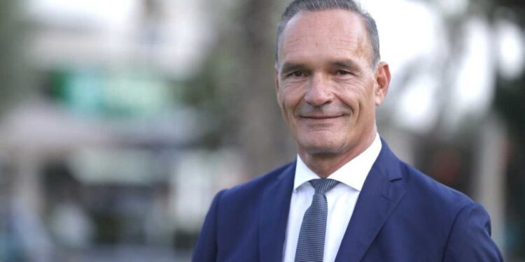 Ο Ανδρέας Λοβέρδος υπ. βουλευτής Βορείου Τομέα Αθηνων ΠΑΣΟΚ στον Επικοινωνία 94fm
