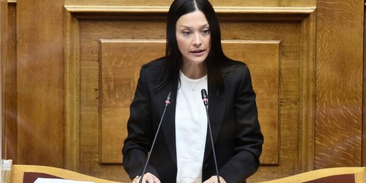 Η Σοφία Βούλτεψη Υφυπουργός Μετανάστευσης & υπ. βουλευτής Νοτίου Τομέα Αθηνων Ν.Δ, στον Επικοινωνία 94fm