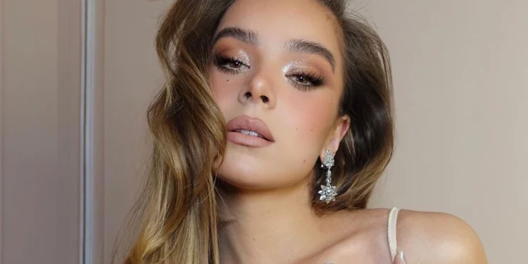 Θέλεις λάμψη στο καλοκαιρινό μακιγιάζ; Οι glazed eyeshadows είναι το κλειδί