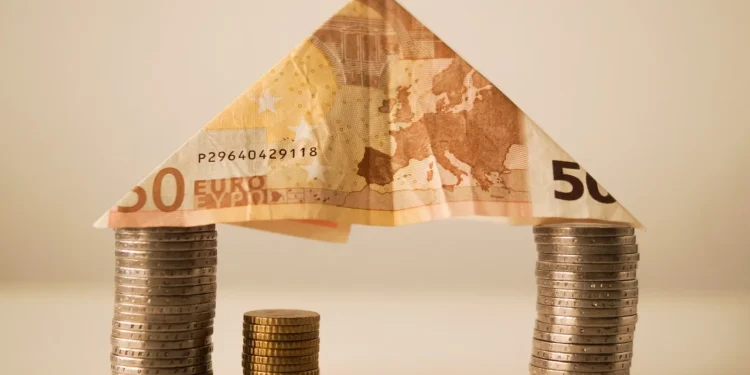 Στο 3,99% η απόδοση του 25ετούς ομολόγου – Ξεπέρασαν τα 1,2 δισ. ευρώ οι προσφορές