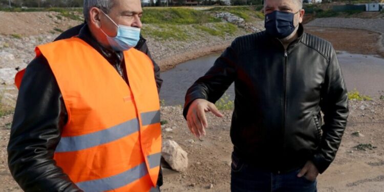 Ολοκληρώνονται τα έργα διευθέτησης του ρέματος Κόρμπι στον Δήμο Βάρης-Βούλας-Βουλιαγμένης
