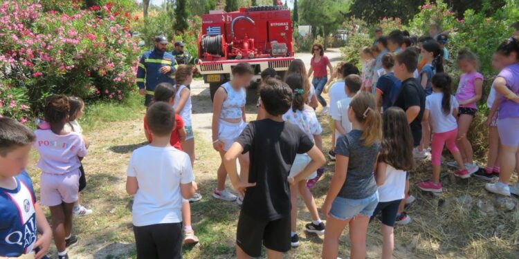 Δήμος Βύρωνα: Μαθήματα δασοπροστασίας και δασοπυρόσβεσης στα παιδιά του camp
