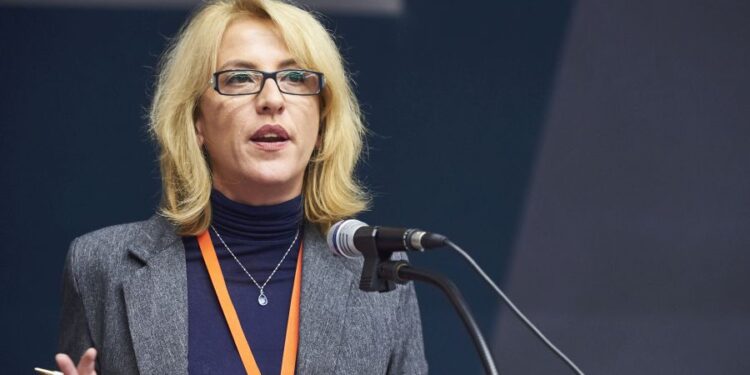 Ρένα Δούρου: «Η ΝΔ θέλει να εγκαταστήσει ένα καθεστώς ανεξέλεγκτο, ασύδοτο, ισοπεδωτικό»