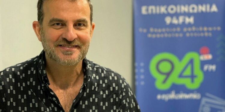 Βασίλης Νομικός: «Μόνο ο Dr No θα μπορούσε να… πρωταγωνιστεί σε ταινία για τη ζωή μου»