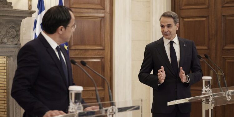 Μητσοτάκης σε Χριστοδουλίδη: Αθήνα και Λευκωσία σε απόλυτο συντονισμό – Κοινό μέλημα η δίκαιη επίλυση του Κυπριακού