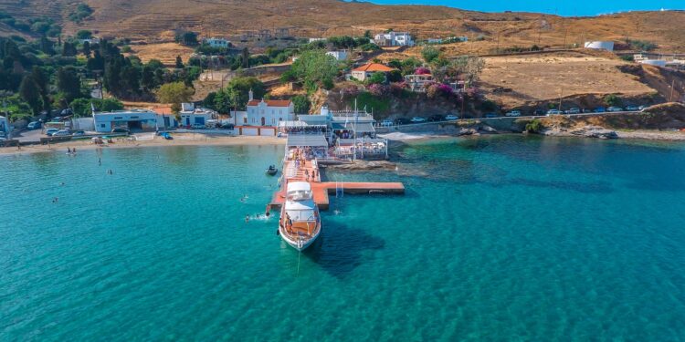 Το νησί των Κυκλάδων που έχει μαγέψει τα ξένα ΜΜΕ – Ανάμεσα στους 10 «μυστικούς» προορισμούς της Μεσογείου