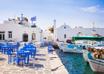 Η Πάρος κερδίζει τις καρδιές των χρηστών του TripAdvisor