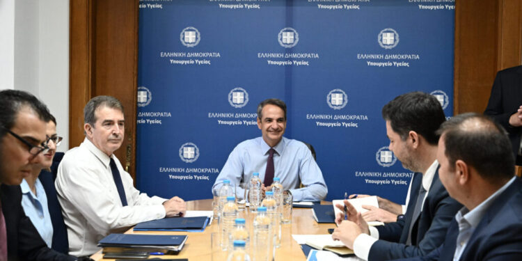 Κ. Μητσοτάκης: Εντός της ημέρας η ΠΝΠ για ενίσχυση του ΕΚΑΒ από μεικτά πληρώματα Πυροσβεστικής, Ενόπλων Δυνάμεων
