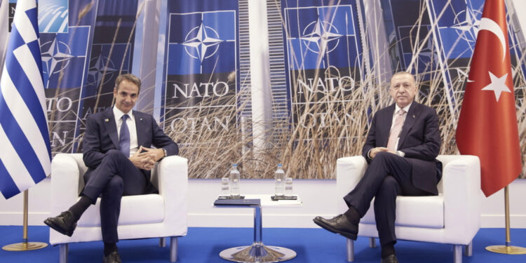 Σύνοδος ΝΑΤΟ: Το «μενού» της συνάντησης Μητσοτάκη – Ερντογάν- Ένταξη Σουηδίας και F16