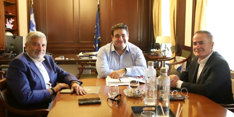 Πολιτική Προστασία και θεσμικά στην επίσκεψη Πατούλη στο ΥΠΕΣ