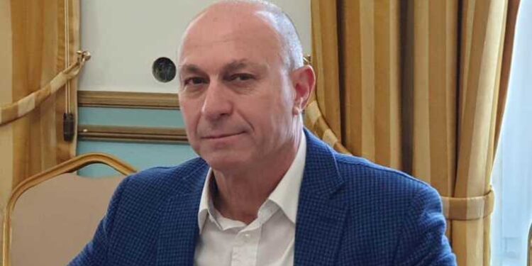 Ο Κώστας Ασκούνης υπ. Δήμαρχος Καλλιθέας, στον Επικοινωνία 94fm