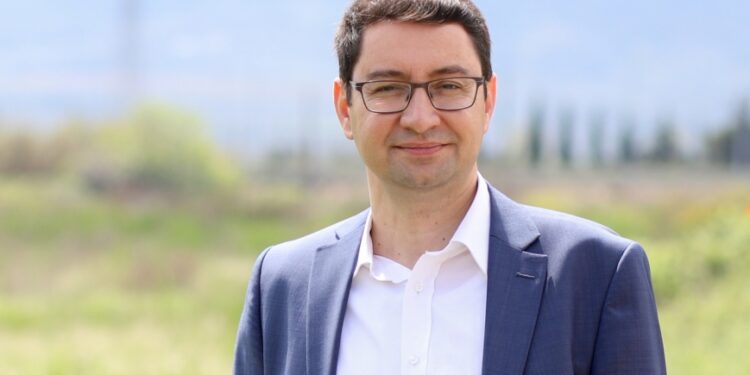 Ο Παναγιώτης Αδαμόπουλος πρώην βουλευτής ΠΑΣΟΚ , στον Επικοινωνία 94fm