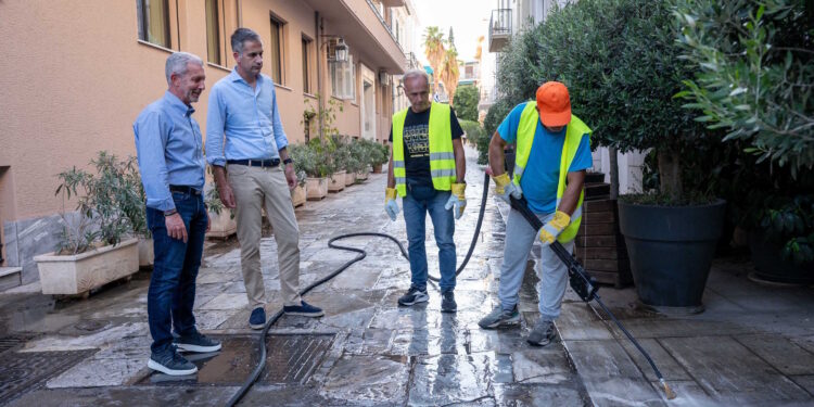 Στην Αθήνα δεν ταιριάζει η μουντζούρα