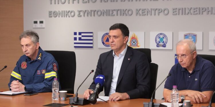Β. Κικίλιας: Εξαιρετικά κρίσιμη η κατάσταση στην Πάρνηθα