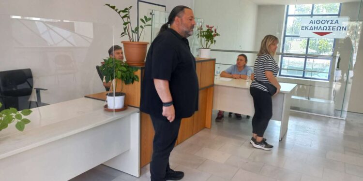 Δήμος Αχαρνών: Ομάδες υποδοχής για τους κατοίκους των περιοχών όπου δόθηκε εντολή εκκένωσης