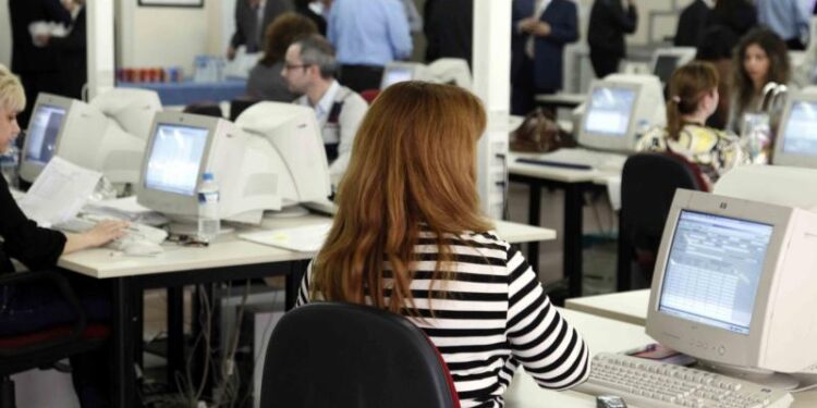 Σε διαβούλευση το εργασιακό νομοσχέδιο – Τα 20+1 σημεία του