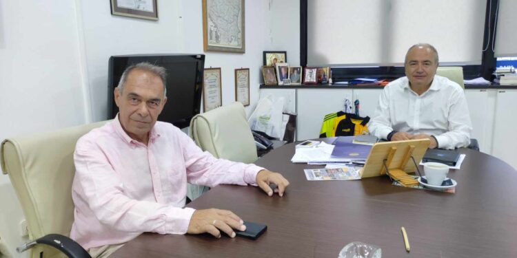 Ο Γιώργος Ιωακειμίδης στο δημαρχείο Ηρακλείου Αττικής