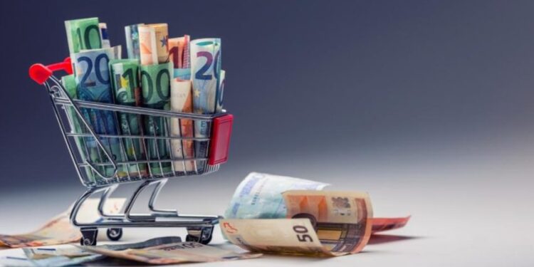 Ψηφίστηκε η τροπολογία για την αντιμετώπιση της ακρίβειας