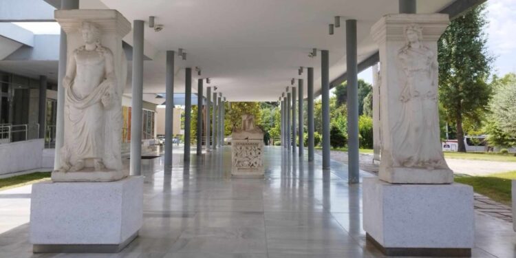Τα Αρχαιολογικά Μουσεία της Θεσσαλονίκης και του Ηρακλείου στον πολιτισμό της αμπέλου και του κρασιού