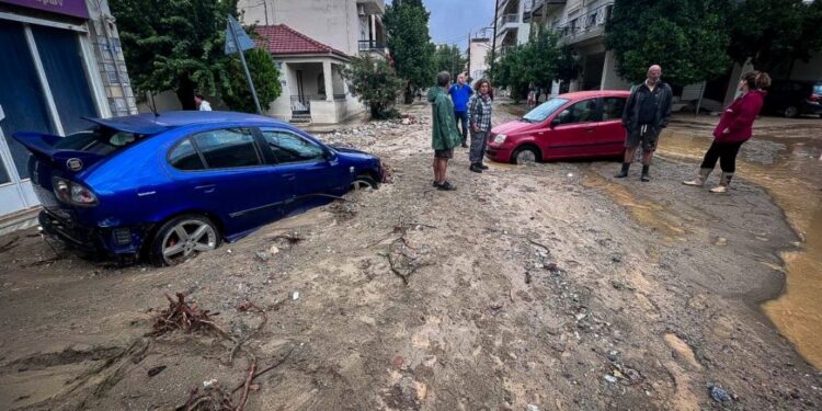 Σε απόγνωση οι κάτοικοι σε Θεσσαλία και βόρεια Εύβοια