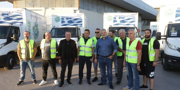 Περιφέρεια Αττικής: Ξεκίνησαν τα πρώτα φορτηγά με βοήθεια για τους πλημμυροπαθείς