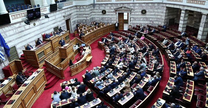 Στην Βουλή το ν/σ για την αναμόρφωση της διακυβέρνησης των ΟΤΑ