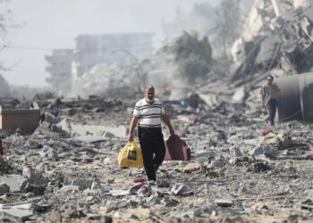 Μέση Ανατολή: Διπλωματικές προσπάθειες εν μέσω νέων βομβαρδισμών – Ελπίδες για τους ομήρους