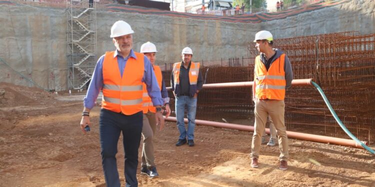 Περιφέρεια Αττικής: Τις εργασίες στο νέο κλειστό της Νέας Σμύρνης επιθεώρησε ο Γ. Πατούλης