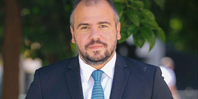 Ο Φίλιππος Φόρτωμας βουλευτής Ν.Δ, στον Επικοινωνία 94fm