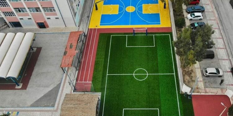 «Ανοιχτά προαύλια τα Σαββατοκύριακα» στη Γλυφάδα για παιχνίδι και άθληση