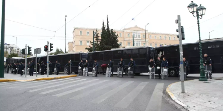 Πολυτεχνείο 2023: «Αστακός» η Αθήνα – Δρακόντεια μέτρα ασφαλείας, 5.000 αστυνομικοί στους δρόμους
