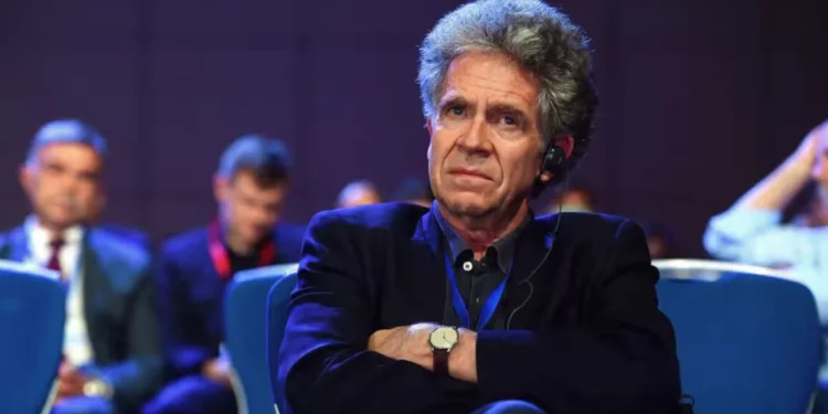 Spiegel: Πολυβραβευμένος Γερμανός δημοσιογράφος χρηματιζόταν από τον Βλαντίμιρ Πούτιν μέσω Κύπρου