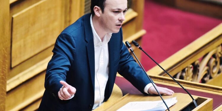Ο Όμηρος Τσάπαλος Εκπρόσωπος Τύπου Υπουργείου Οικονομικών, στον Επικοινωνία 94fm