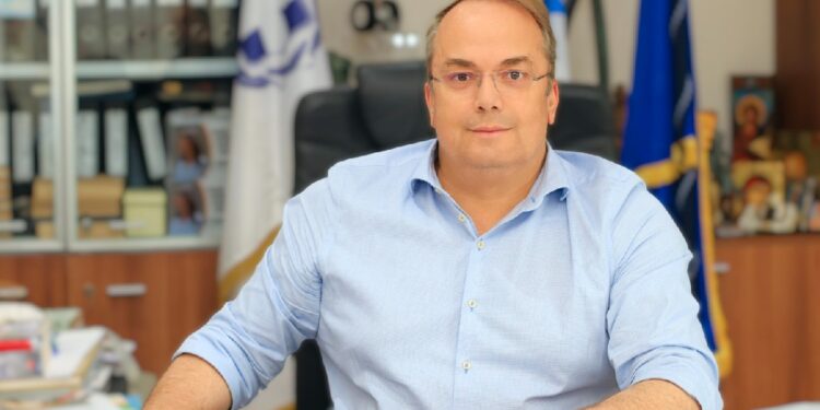 Ο Θεόδωρος Καράογλου βουλευτής Ν.Δ στον Επικοινωνία 94fm