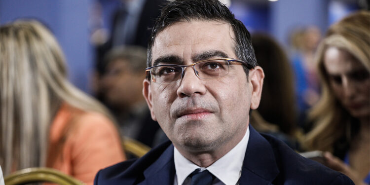 O Γιώργος Νικητιάδης βουλευτής ΠΑΣΟΚ στον Επικοινωνία 94fm