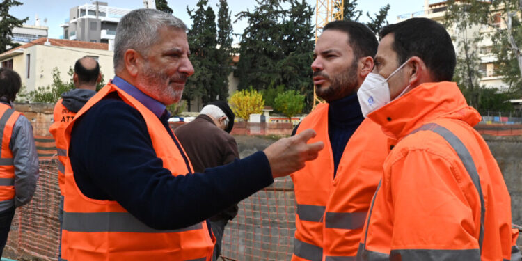 Επίβλεψη του Γ. Πατούλη στις εργασίες κατασκευής του αθλητικού κέντρου Νέας Σμύρνης