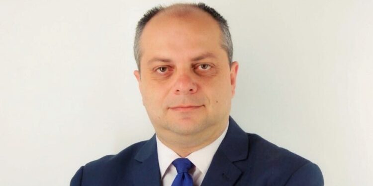 Ο Χρήστος Καπετάνος βουλευτής Ν.Δ. στον Επικοινωνία 94fm