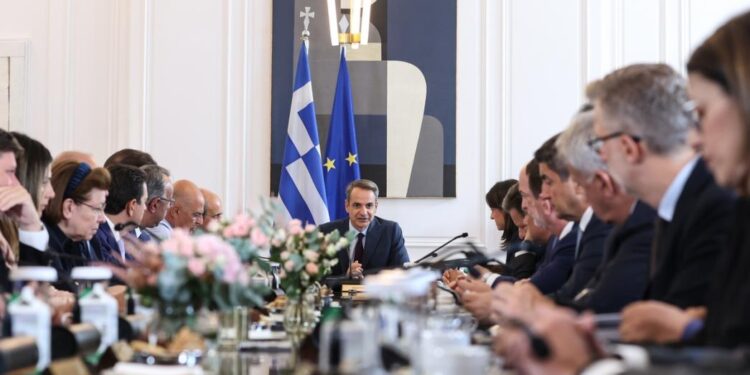 Δεύτερη ενημέρωση σήμερα στη ΝΔ για το γάμο ομοφύλων