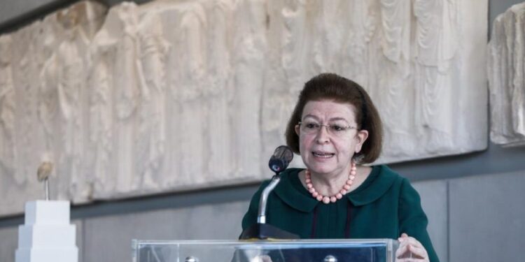 Λ. Μενδώνη: Τεράστια η ιστορική και αρχαιολογική αξία του Ανακτόρου του Φιλίππου Β΄