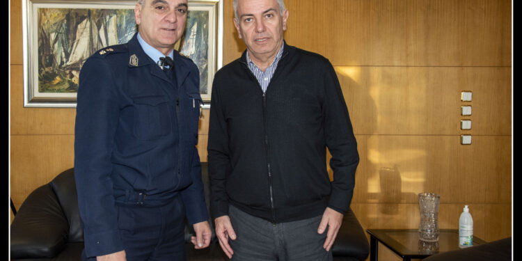 Συνάντηση του Δημάρχου Νίκαιας-Αγ.Ι. Ρέντη  με τον Διοικητή Τροχαίας Πειραιά