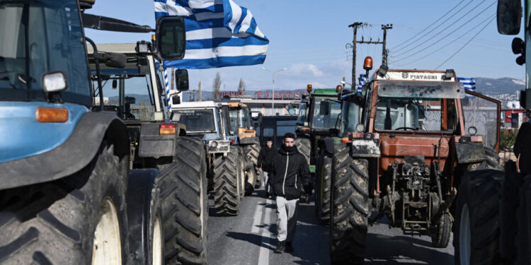 Το μεσημέρι η κρίσιμη σύσκεψη της Νίκαιας για τις αγροτικές κινητοποιήσεις